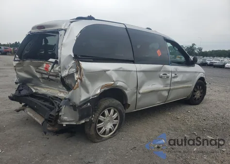 2005 Chrysler Town & Country Touring z USA, uszkodzony, nr VIN 2C4GP54L55R440613